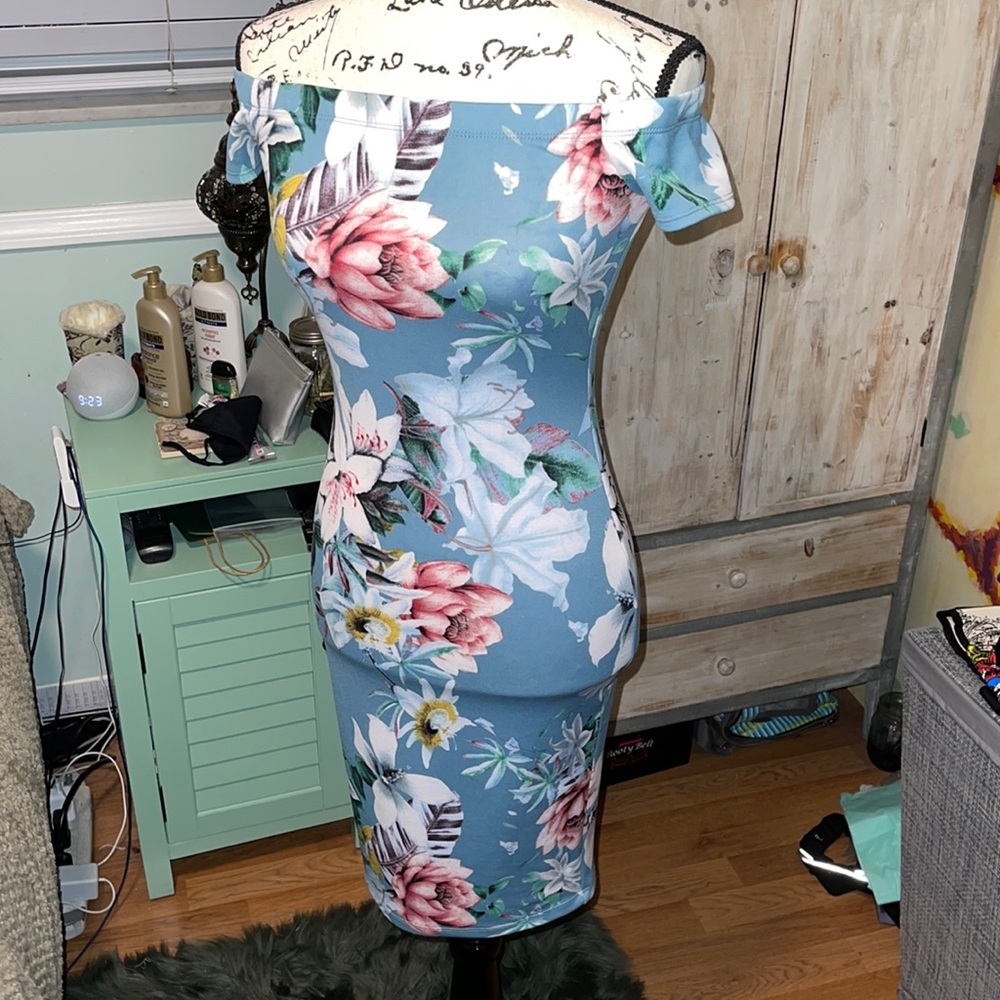 🆕 Floral Midi off-shoulder Dress